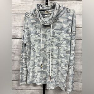 Hem & Thread Camo Pullover